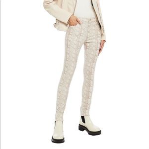 Brand new AG Prima ankle jeans